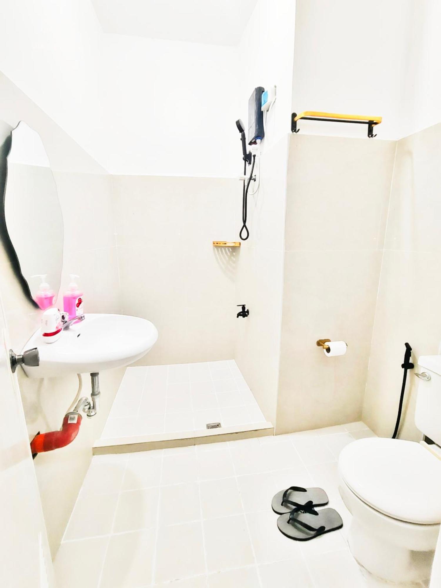 Mactan Airport Hostel At Aashvi Cozy Cabin Lapu-Lapu City Kültér fotó